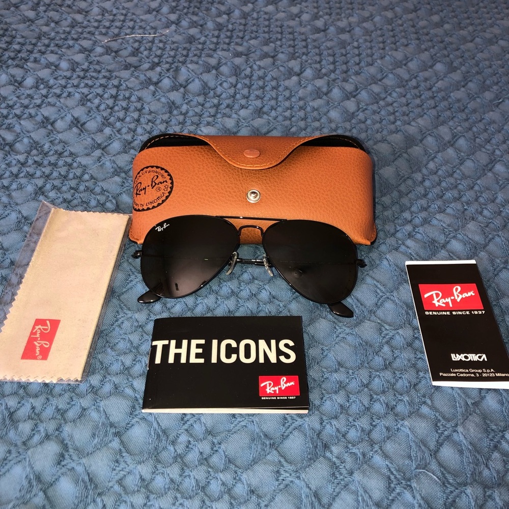 Women’s Ray-Bans Aviator classic sunglasses